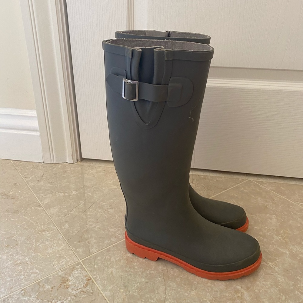 Rain boots